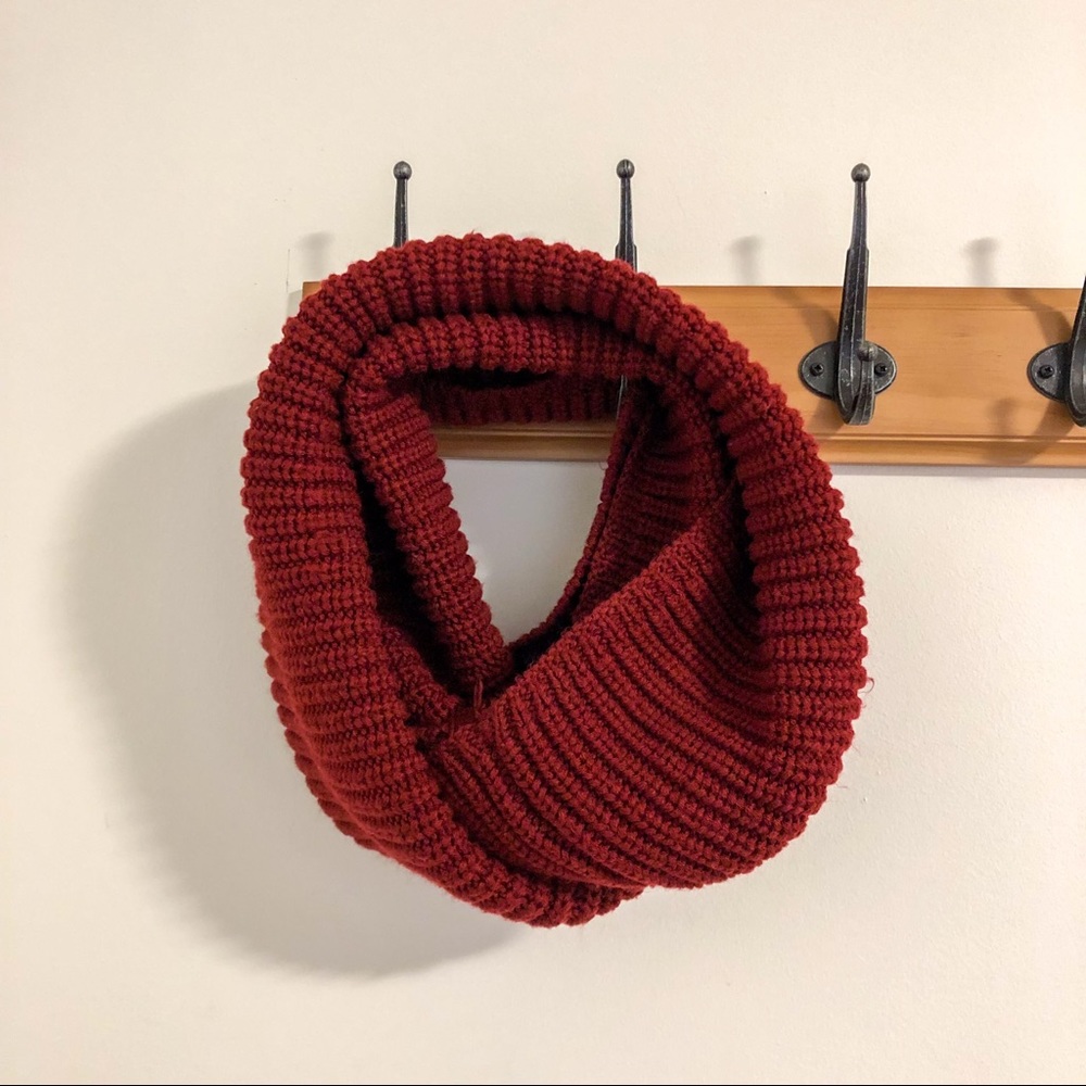 H&M Knitted Infinity Scarf